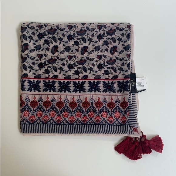 Scraf - Picture 4 of 7